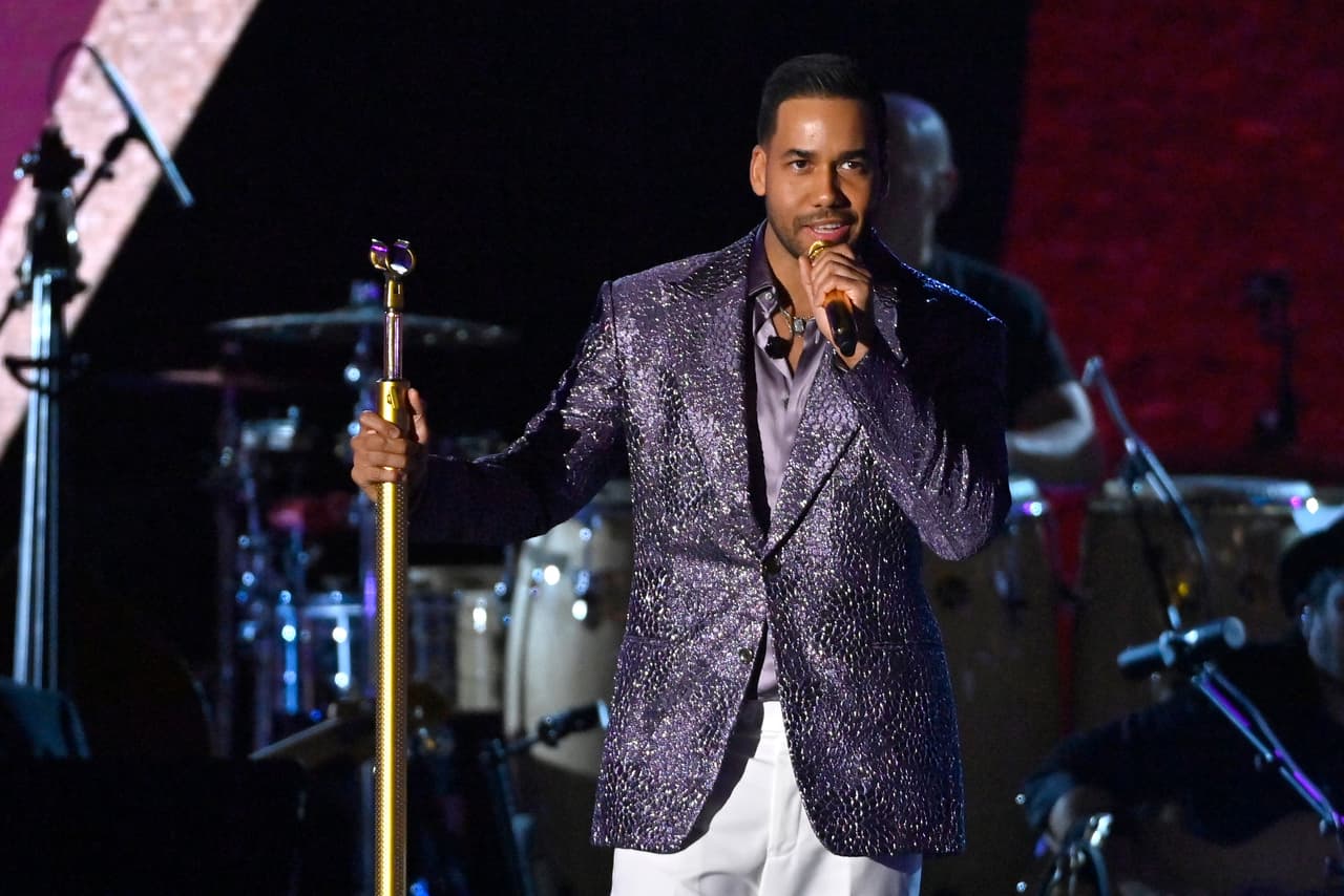 <h2 class="cms-H2-H2">Romeo Santos</h2>
<br>
<br>Nació el 21 de julio de 1981, en El Bronx, Nueva York, Estados Unidos, y cumple 42 años este 2023.