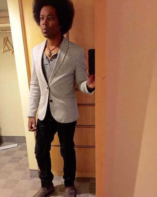 ¡Muy serio, pero talentoso! Así es Alex Cuba, que tiene dos nominaciones.