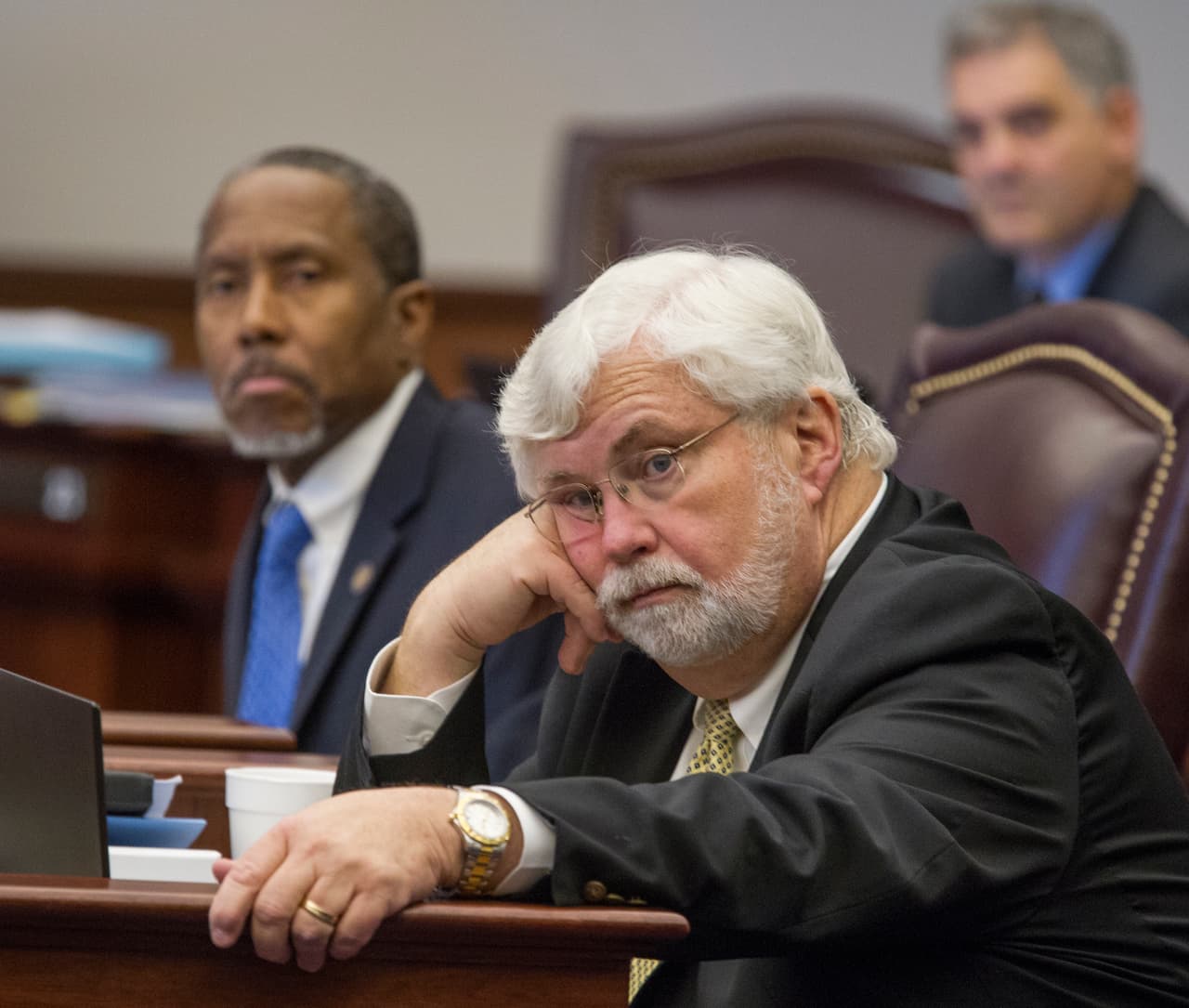 Senador estatal de Florida renuncia en medio de acusaciones por abuso sexual