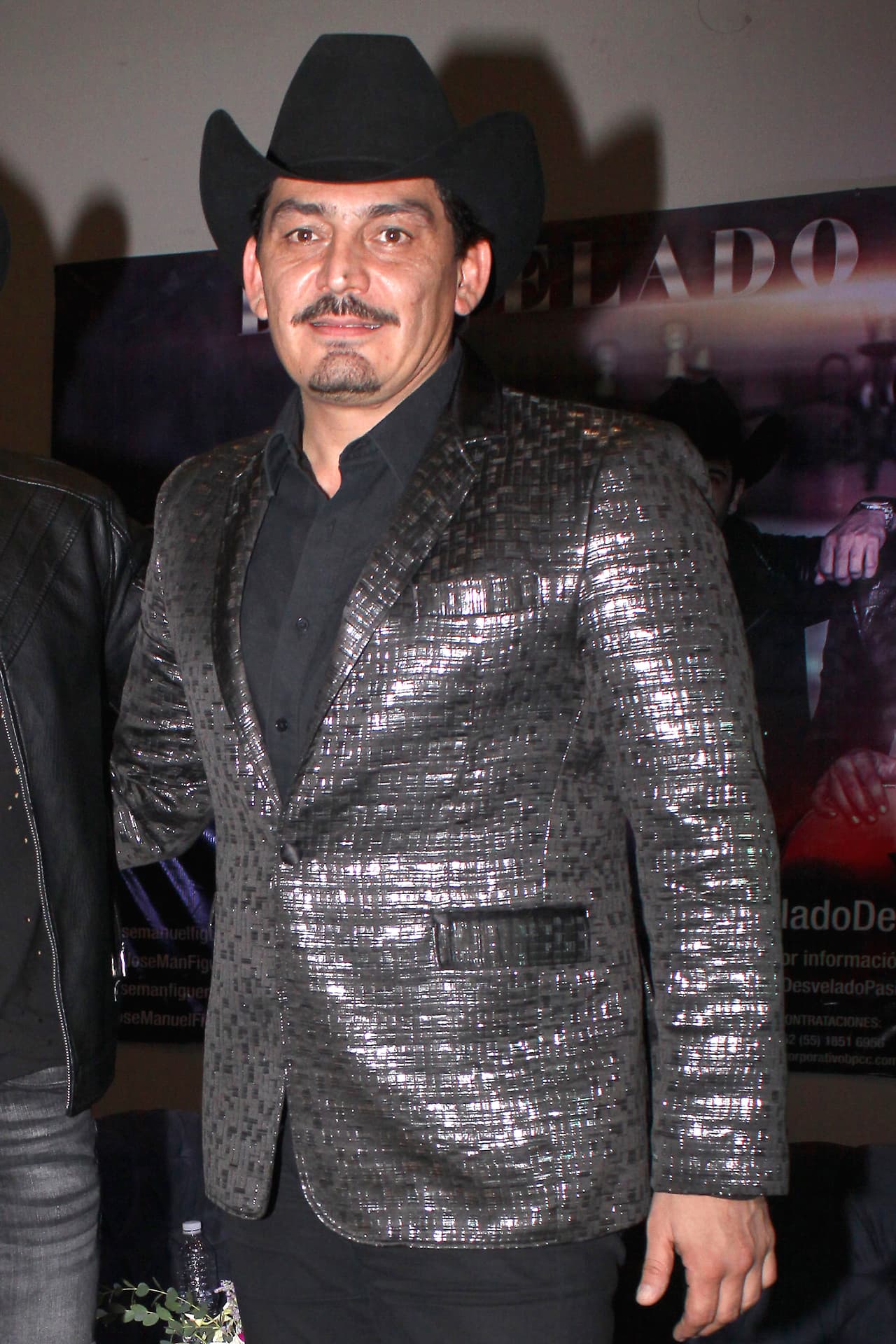 "(Ana Bárbara) e
<b><a href="https://www.univision.com/famosos/jose-manuel-figueroa-recordo-su-romance-con-ana-barbara-y-confeso-que-todavia-la-quiere-fotos" target="_blank">s una persona que, siempre que se me viene el recuerdo</a></b>, me llena el alma de canciones. Fue una relación que tuvo unas cosas bellísimas. Tuve la fortuna de compartir con alguien la música, de que ella compartiera su música conmigo", aseguró el cantante en una entrevista con 'De primera mano' de julio pasado.
<br>