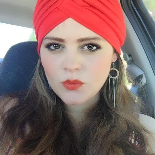 Las redes sociales han logrado acercar a
<b><a href="https://www.univision.com/famosos/allisson-lozz-celebra-su-cumpleanos-28-y-reaparece-en-redes-sociales-para-compartir-sus-nuevos-proyectos-fotos">Allisson Lozz</a></b> con sus seguidores, ya que la actriz lleva 11 años retirada del mundo del entretenimiento.
<br>