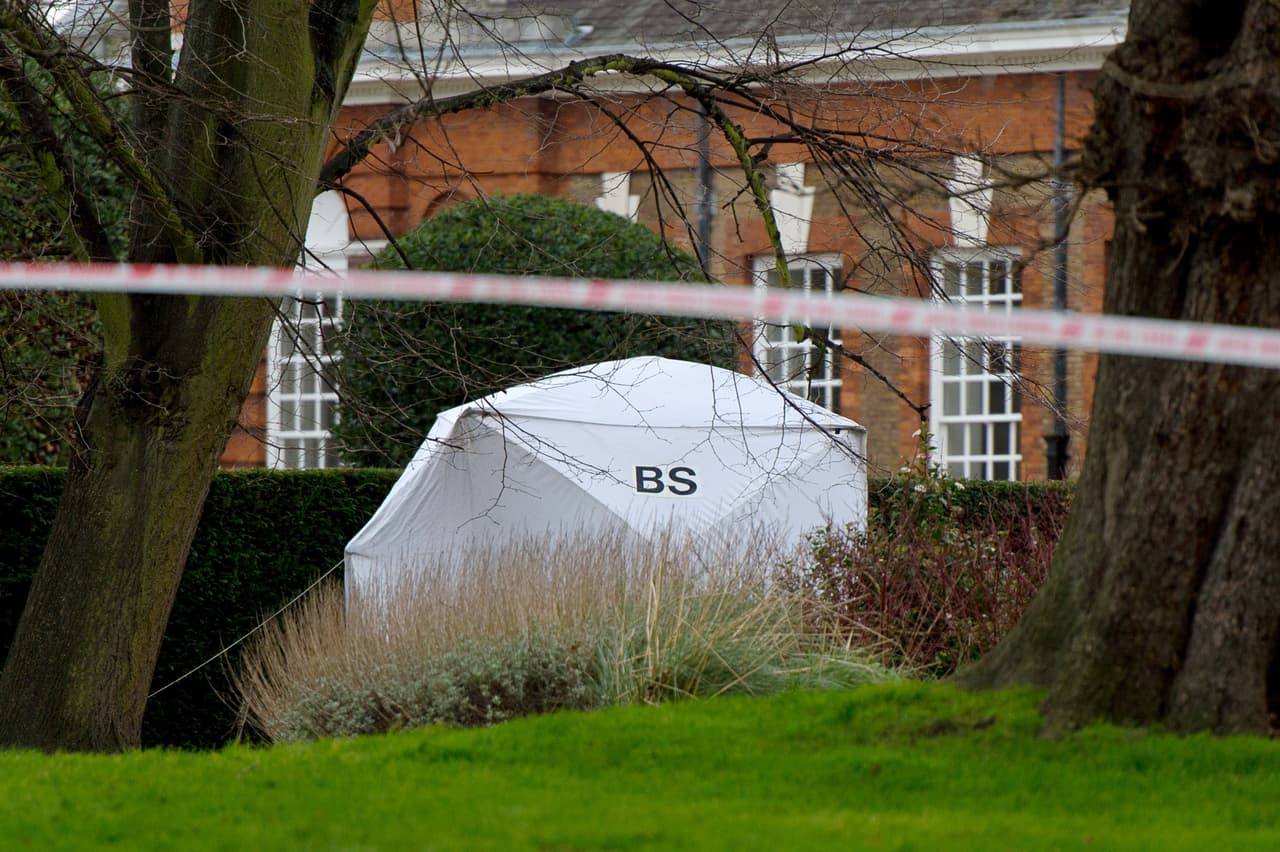 Durante la madrugada del martes 9 de febrero ocurrió una tragedia frente al hogar de los Duques de Cambridge.