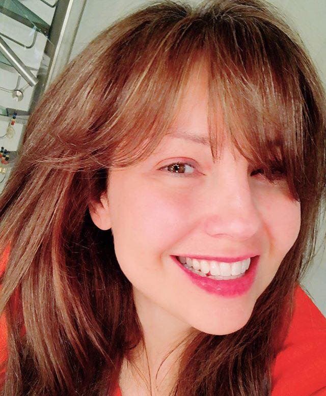Quien también gusta de lucir su belleza al natural en sus fotos es Thalía. "¡De cara limpia a la vida! ¡Un día más para ser imparable! ¡Día sin maquillaje! ¡Mirando a la vida con una actitud fresca!", publicó la artista junto a esta imagen que sus fans elogiaron.