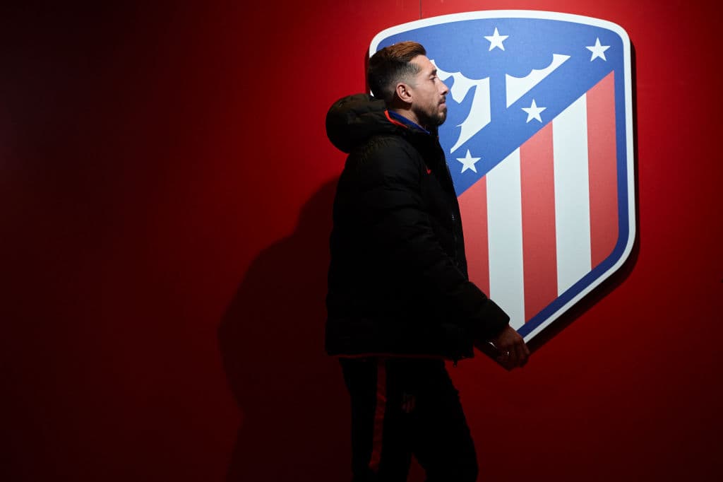 Héctor Herrera es baja del Atlético de Madrid por una tendinopatía que ha molestado al jugador. Suma 833 minutos con los colchoneros, 14 partidos jugados, en los cuales ha salido como titular en nueve ocasiones.