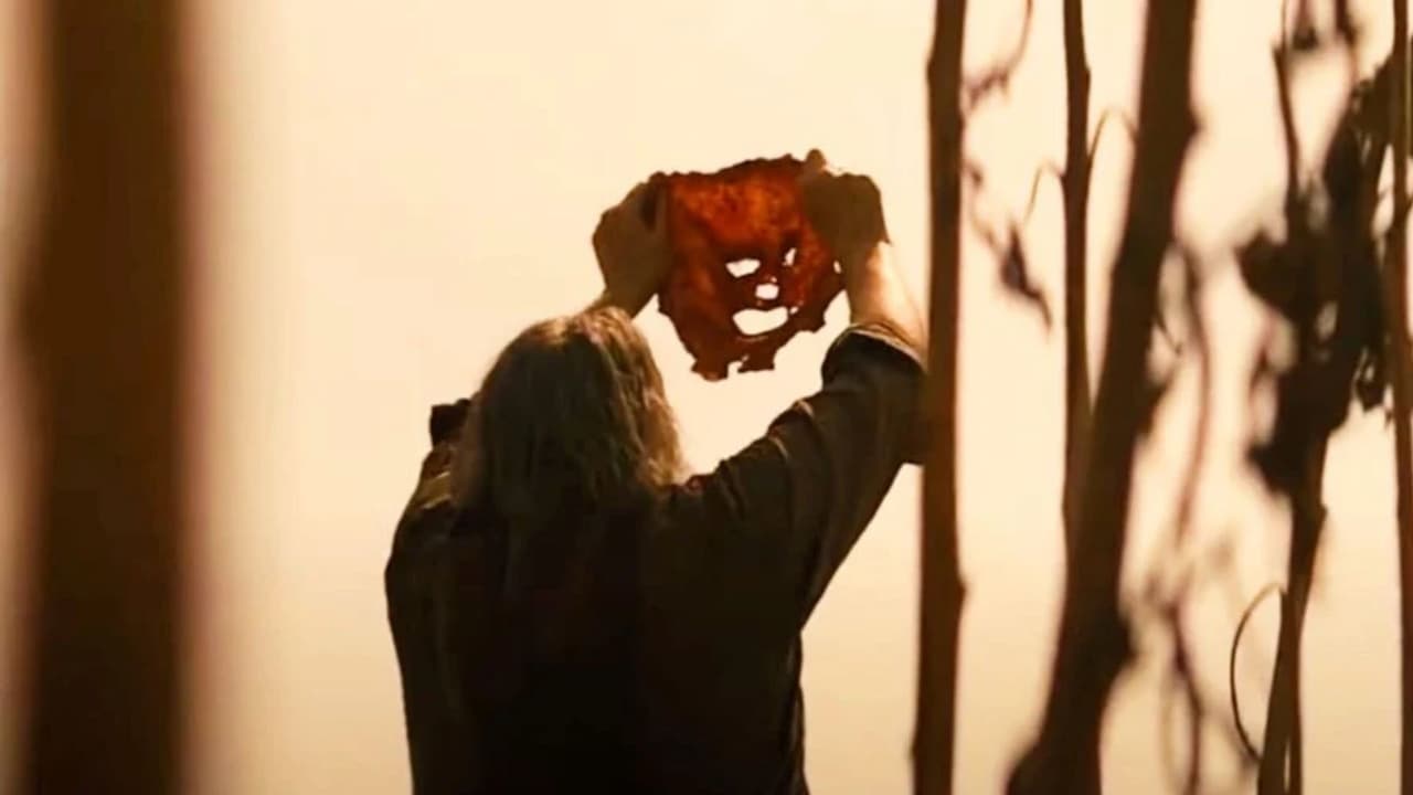 El asesino Ed Gein en la vida real cortaba la cara de sus víctimas para usarla como máscara.