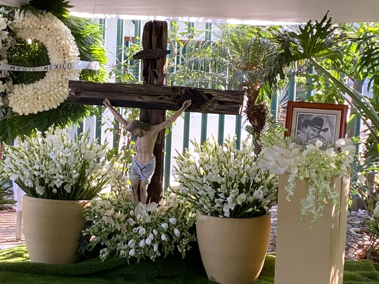 Fernández lo construyó hace más de tres décadas cerca de la ciudad de Guadalajara.