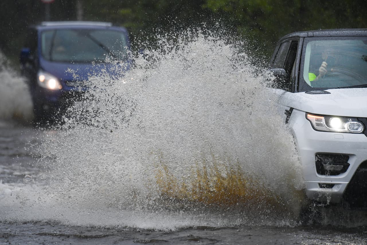 El martes por la mañana podría comenzar con otra ronda de lluvias y aguaceros dispersos.