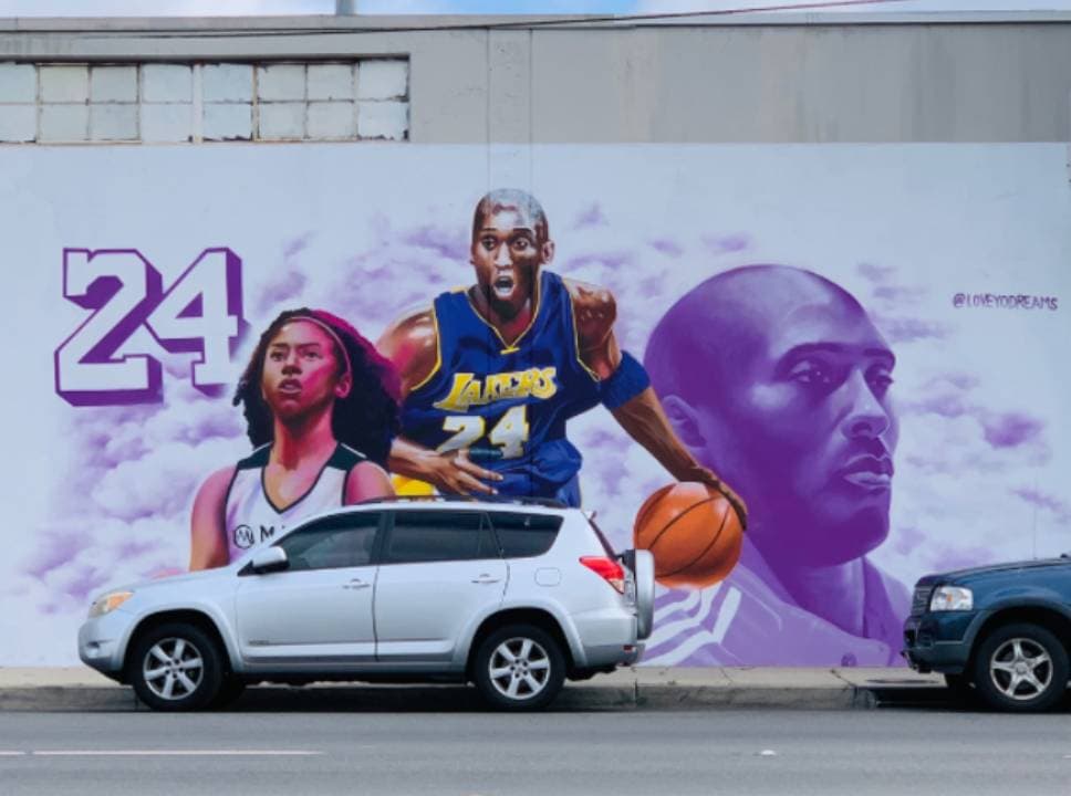 Las calles de las principales ciudades de los Estados Unidos se adornan con las asombrosas muestras de amor para la leyenda de la NBA.