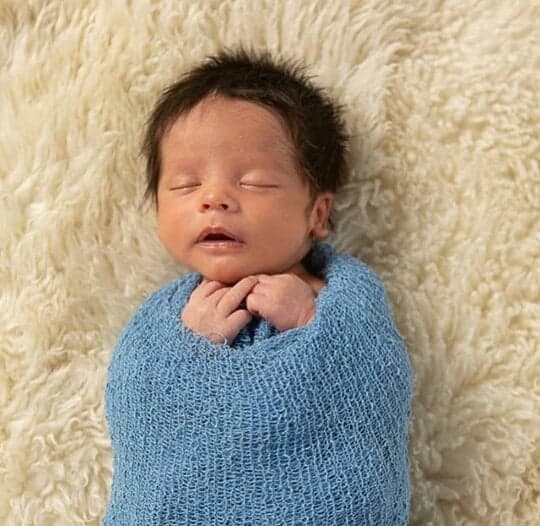 “
<i>Siempre te vamos a recordar por tu valentía, por esta tranquilidad que reflejaba tu ser, por esas sonrisitas tan bellas, llenas de ternura. Dios sabrá cuidar de ti desde allá arriba y tu mi angelito Dante y Dios sabrán cuidar de nosotros. Te amo, angelito valiente</i>”, escribió Sofía Martínez.