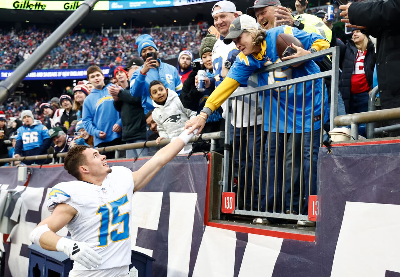 Chargers califica a los Playoffs de la NFL con actuación histórica de Ladd McConkey