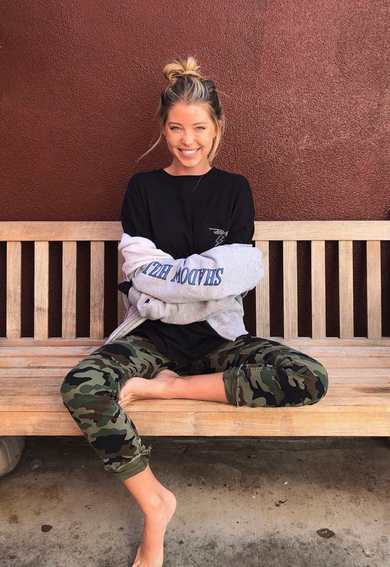 La nueva amiga del cantante canadiense disfruta de practicar pilates, las galletas con chispas de chocolate y el fútbol.