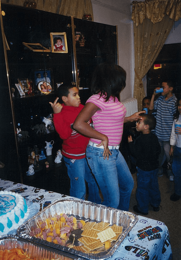 Elison sabe lo que es tocar fondo. Gracias a la música, él ha sabido salir adelante. Elison es una inspiración para todos nosotros.