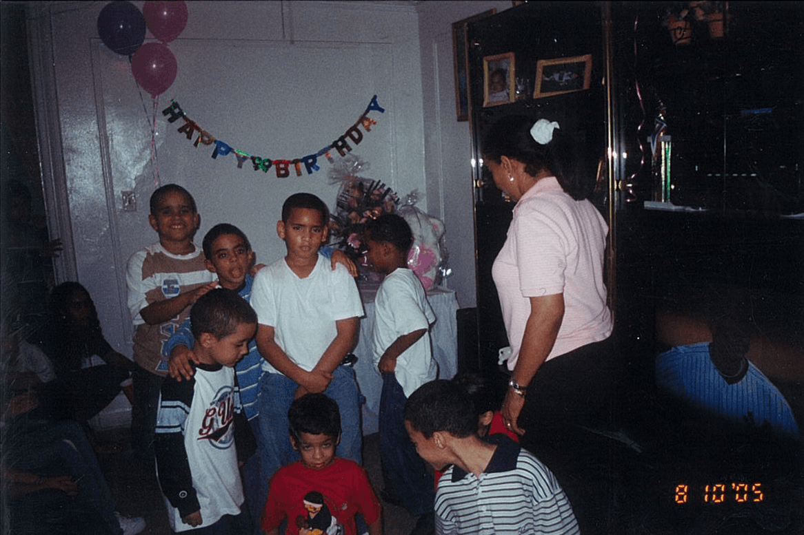 Elison sabe lo que es tocar fondo. Gracias a la música, él ha sabido salir adelante. Elison es una inspiración para todos nosotros.