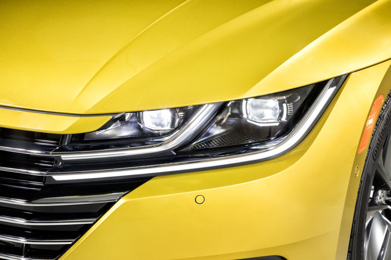 Los faros delanteros en LED también son equipo de norma para todas las versiones de Arteon.