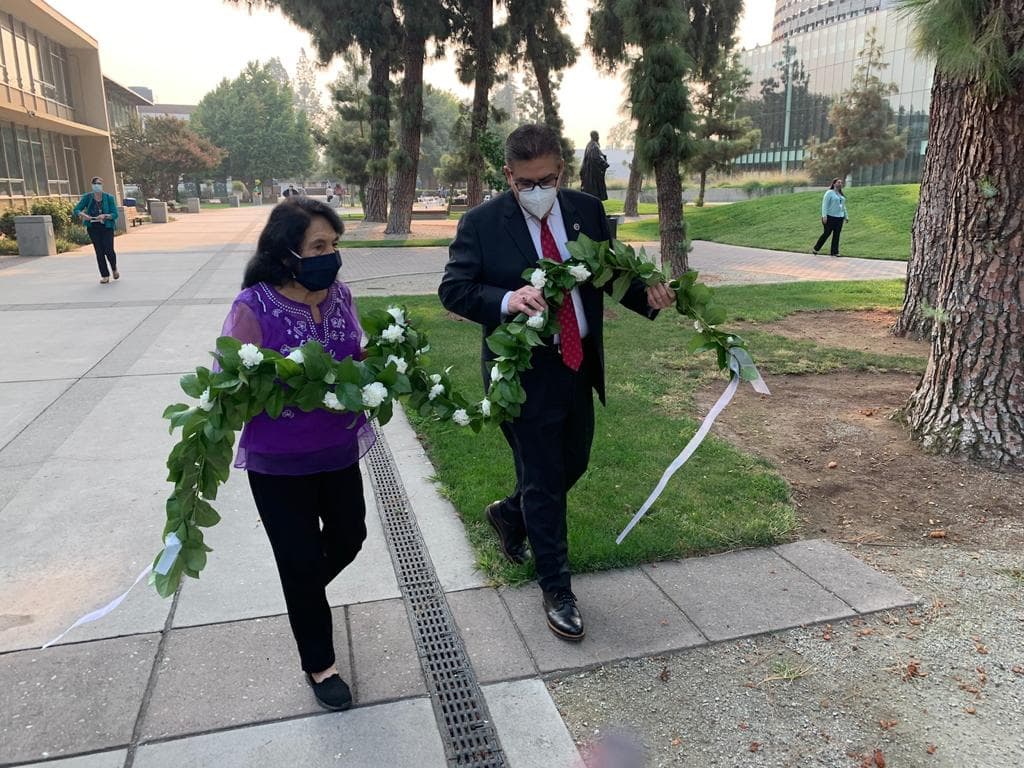 “Como activista icónica por la justicia social, la Sra. Huerta ha demostrado ser una firme defensora de los derechos laborales, de los inmigrantes, los derechos civiles y ambientales, derechos de las mujeres y la comunidad LGBTQ”, dijo el Dr. Joseph I. Castro, presidente de Fresno State y canciller del sistema de universidades estatales de California (Cal State).