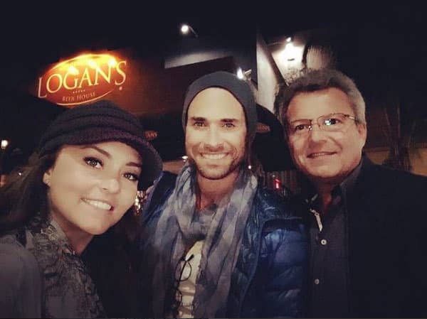 A principio del 2017 el padre de la actriz la visitó en la capital mexicana, por supuesto que
<b><a href="https://www.univision.com/temas/sebastian-rulli">Sebastián</a></b> estuvo presente para saludar a su suegro: "¡Celebrando a papá! Gracias por ser parte de nuestras vidas! (que ricooooooo) gracias", expresó la francesa en Instagram.