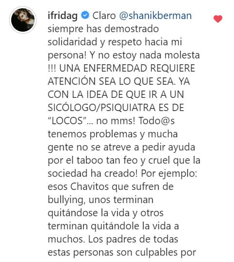 La cantante, de 29 años, señaló que la gente piensa que
<b>acudir a un psicólogo o psiquiatra "es de locos".</b> "Todos tenemos problemas y mucha gente no se atreve a pedir ayuda por el tabú tan feo y cruel que la sociedad ha creado".
<br>