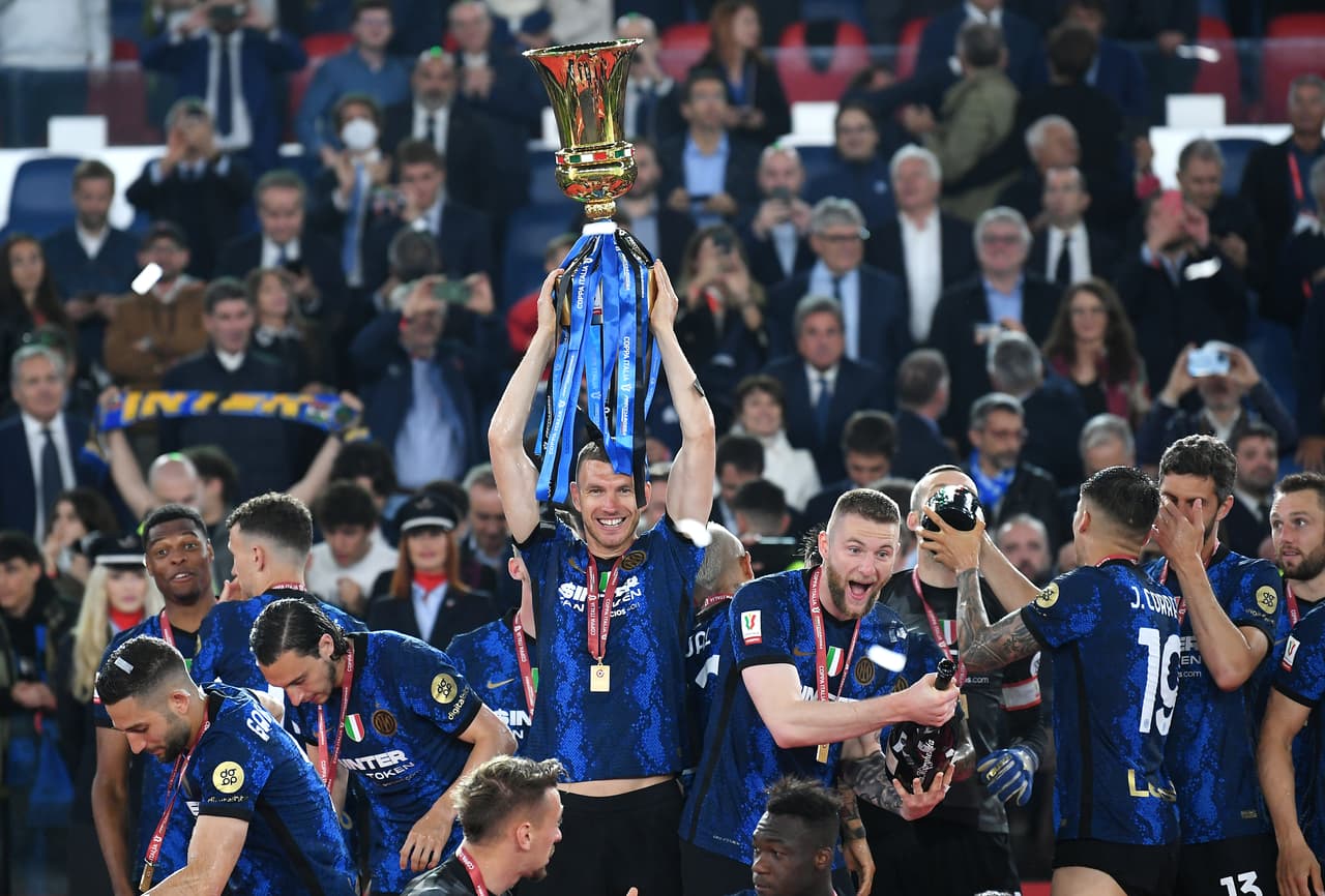 En una Final que se tuvo que ir hasta los tiempos extra, el Inter de Milán vino de atrás luego de que la Juve le dio la vuelta al inicio del segundo tiempo y con un doblete de Perisic, se llevaron la Coppa de Italia a sus vitrinas.