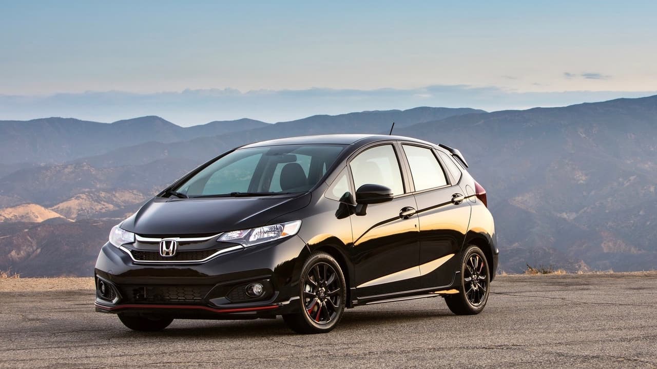 <h3 class="cms-H3-H3">3. Honda Fit</h3>
<br>Este hatchaback subcompacto de Honda es una de las mejores opciones en su categoría, sus fantásticos asientos mágicos, exclusivos del modelo, se pueden plegar de incontables maneras y pueden de convertir a la cabina en una cama gigante.