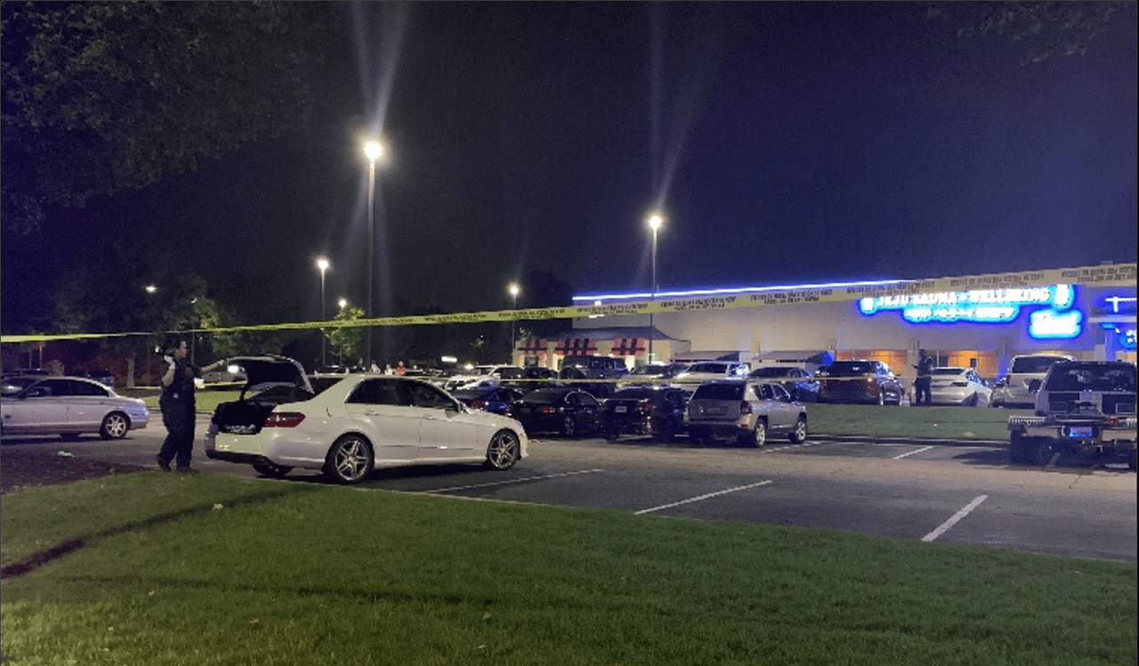 Encuentran un cadáver en la cajuela de un carro afuera de un sauna en Duluth