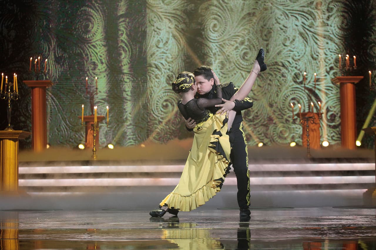 Para la cuarta gala, Valeria y Ramón fueron la segunda pareja en subir al escenario.