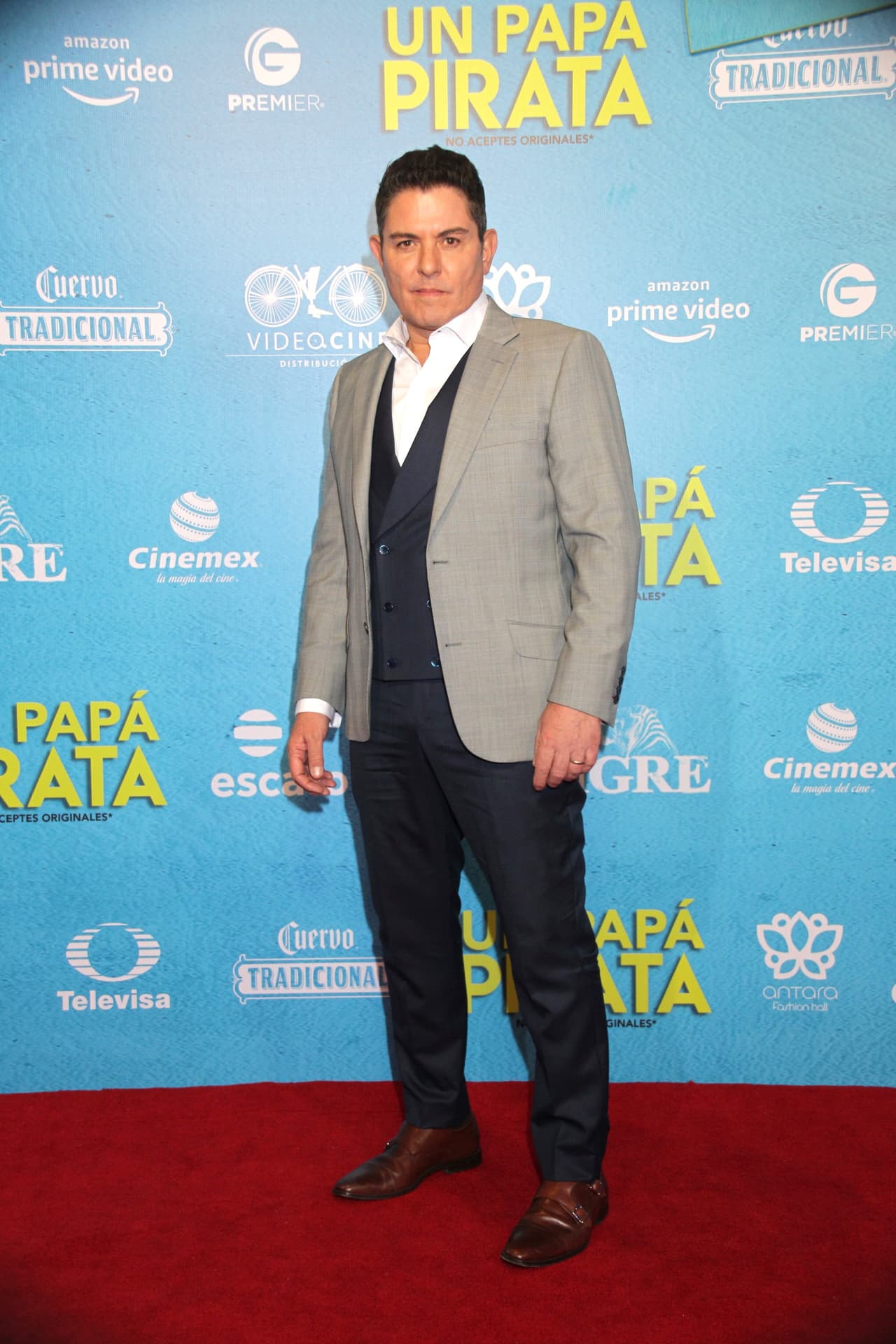 No sería raro que el actor participara en el nuevo melodrama de Carla Estrada, ha trabajado con la productora en muchos de sus proyectos, como 'Quinceañera', 'Alborada' y 'Amor real'.