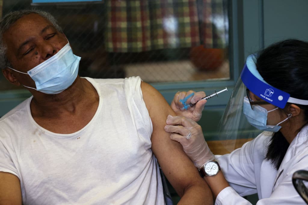 NYC ordena la vacuna del covid-19 para todos los empleados del sector privado