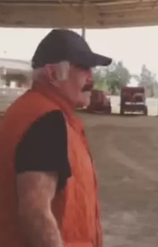 VicenteFernándezPara Vicente, no hay nada más satisfactorio que disfrutar de la naturaleza y sus caballos.