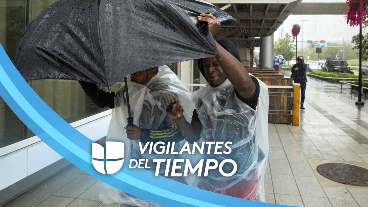 Actualización del tiempo: Ráfagas de viento superan las 30 mph a la espera de un frente frío en Houston