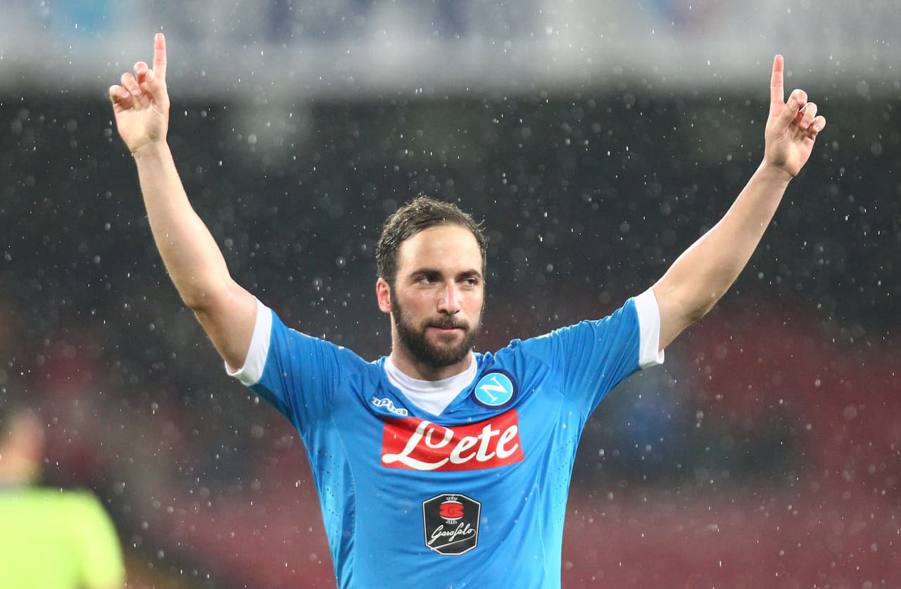 Higuaín marca doblete en triunfo del Nápoles sobre Atalanta