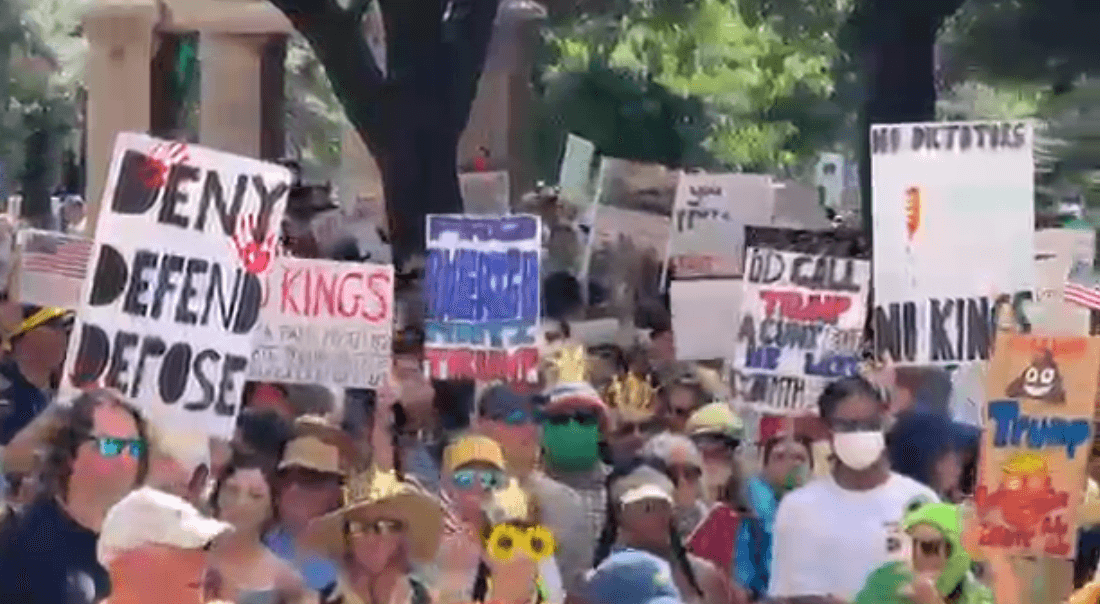 Los manifestantes marcharon desde el Capitolio estatal hasta
<b>Auditorium Shores</b>, a lo largo de la calle
<b>Riverside Drive Oeste</b>.