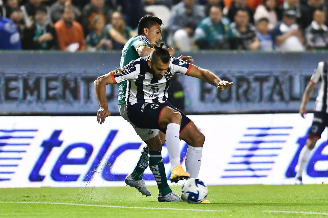 Luis Montes se lució con doblete en la goleada de 3-1 sobre el campeón Monterrey que alaga su racha a cinco jornadas sin triunfo.