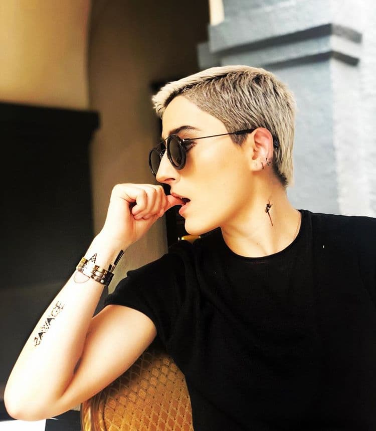 El pasado 9 de enero Maca Carriedo publicó una fotografía en Twitter donde aparece al lado de la periodista Regina Kuri.
<br>