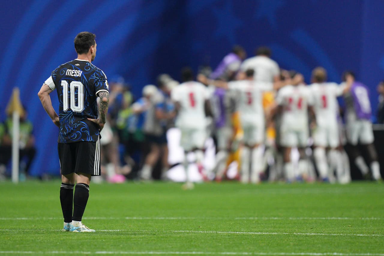 La reacción de Lio Messi al primer gol del partido.