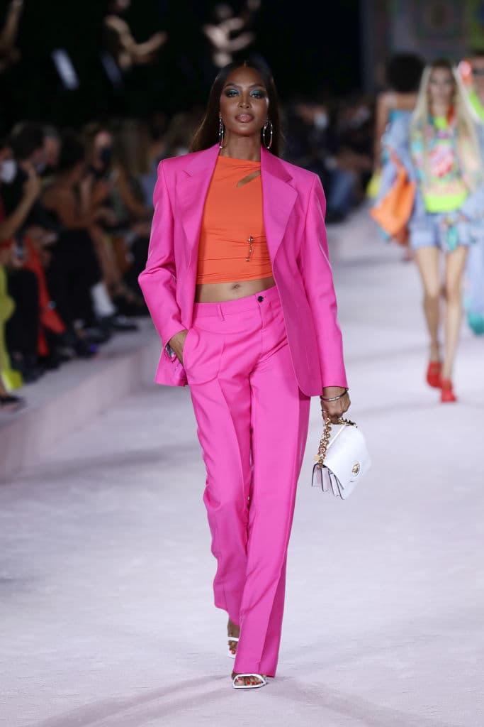 <b>Naomi Campbell</b>
<br>Catalogada como una de las supermodelos más icónicas de su generación por la revista ‘Time’, Campbell sigue deslumbrando con su ‘catwalk’ a los 51 años. Tal fue el caso en la pasarela de Versace para el fashion show de Milán para la temporada primavera-verano 2022.