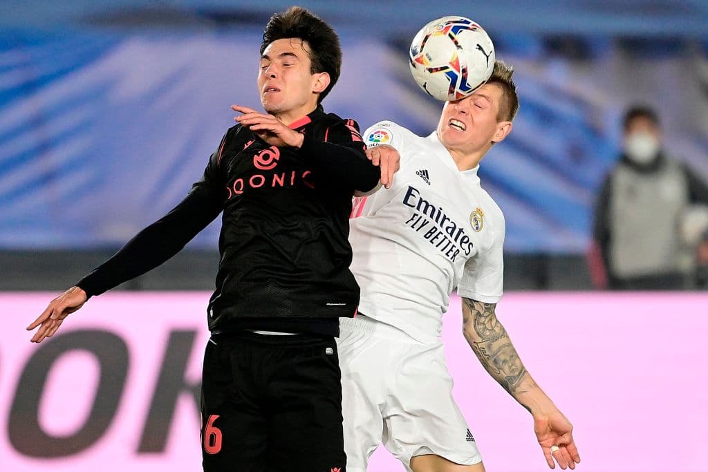 Real Madrid logra hacer empate ante la Real Sociedad y quedar 1-1. Los Txuri-urdines se pusieron arriba al minuto 55 con gol de Portu, pero fue ya al filo del partido, en el minuto 89, cuando Vinicius le dio al cuadro merengue un respiro e igualó el marcador para repartirse puntos en el cierre de la Jornada 25 de LaLiga.