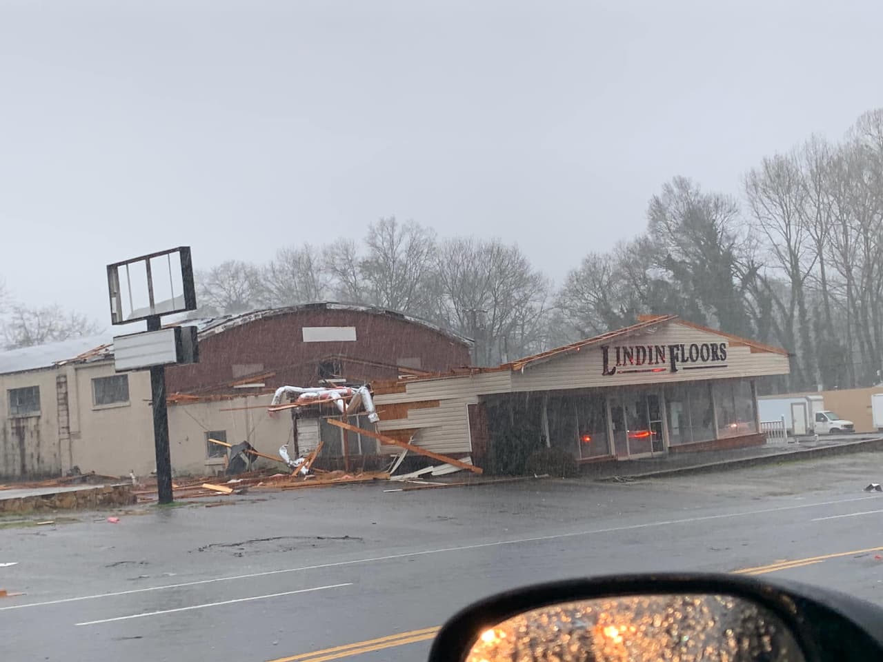 Informaron que se han registrado árboles caídos y deterioros en algunas infraestructuras y líneas eléctricas de la zona