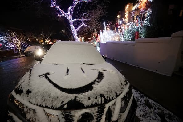 Además de los aeropuertos, las autopistas interestatales 280, 295 y 278 fueron afectadas por el clima.
<br>