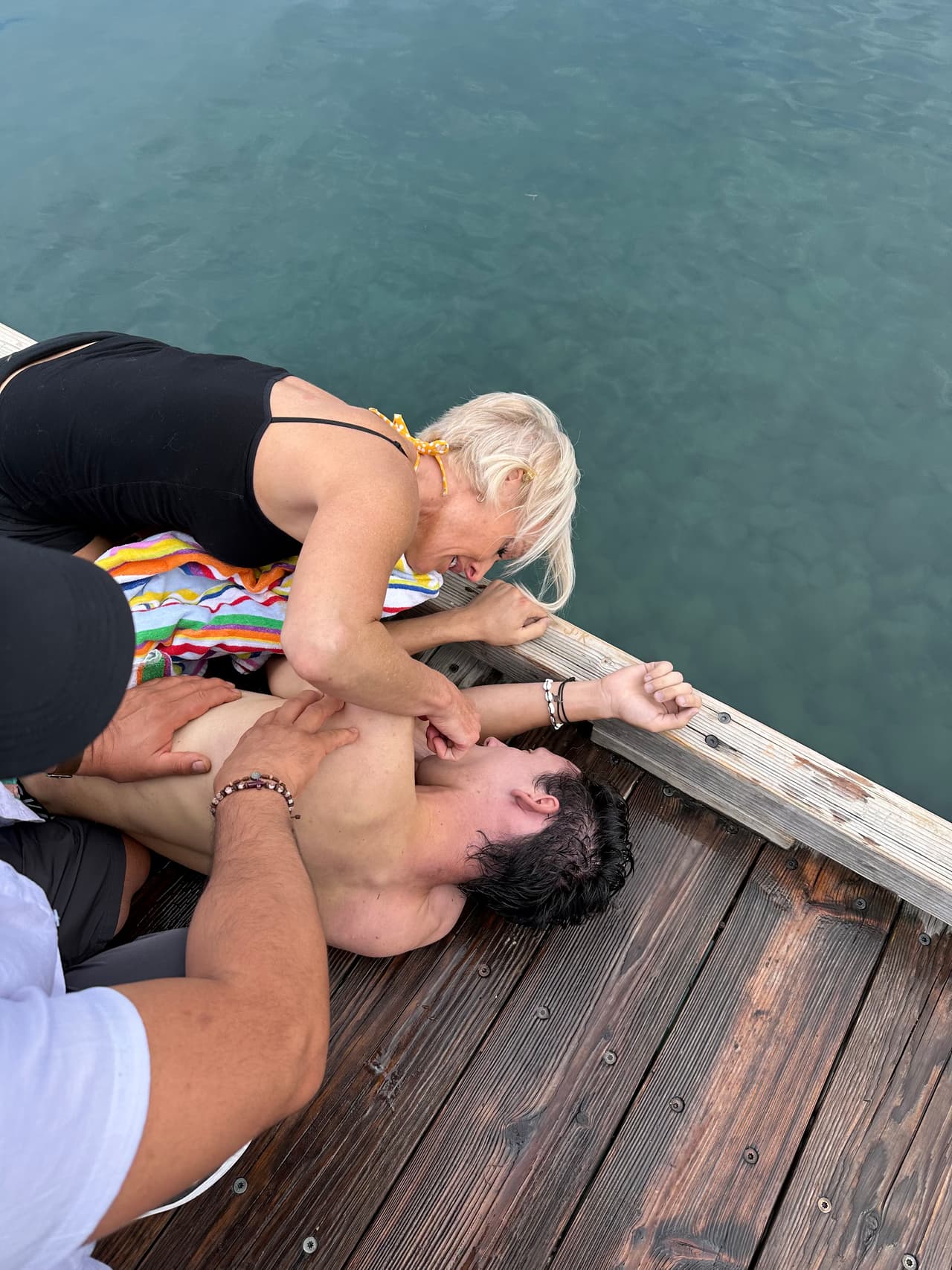 Dos transeúntes le administraron primeros auxilios a Andrés