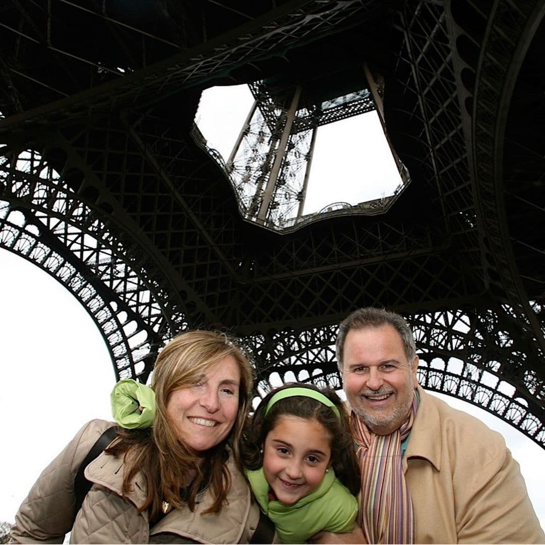 'La ciudad del amor' no se le ha escapado a esta bella familia y en la Torre Eiffel también se han demostrado todo su cariño.