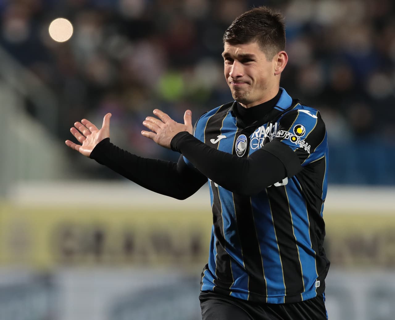 Con Johan Vásquez como titular, el Genoa igualó sin goles en su visita al Atalanta, pero se mantiene en puestos de descenso.