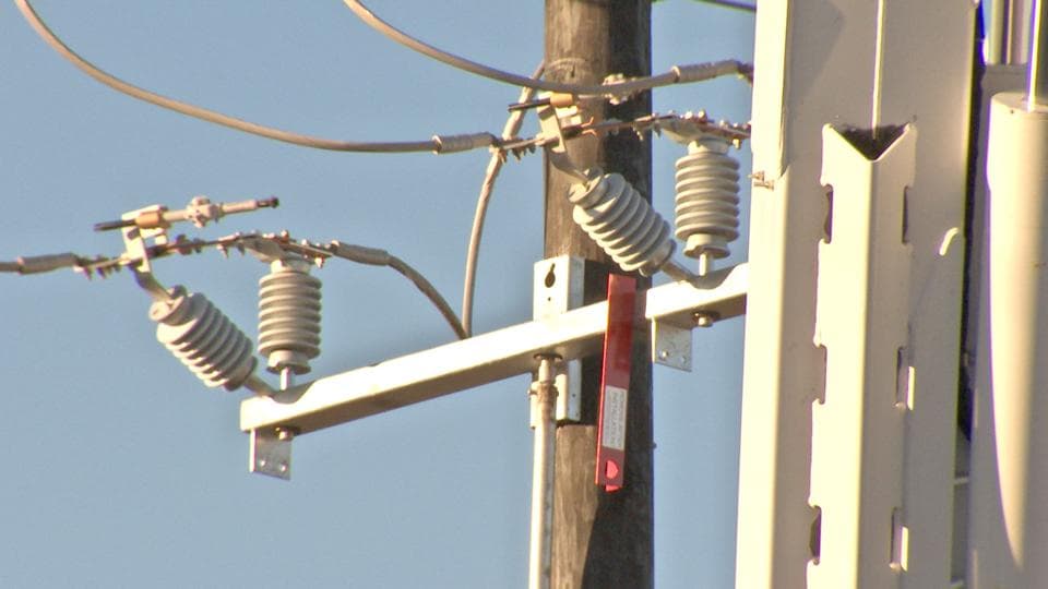 Hasta alrededor de las 11:30 am del viernes, había 575 hogares que seguían sin luz.