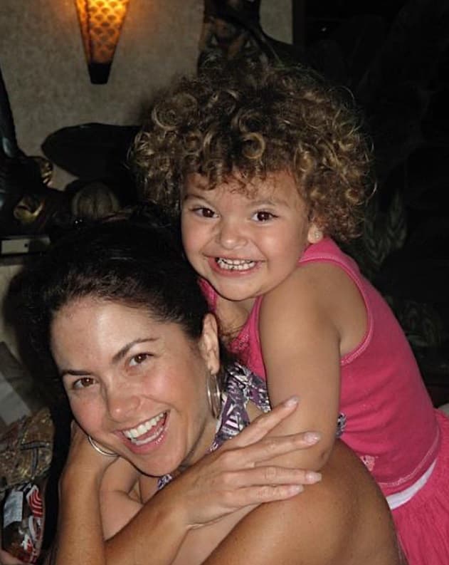 La hija de los famosos mexicanos, de 16 años, se encuentra con regularidad con críticas sobre su desempeño artístico y apariencia, lo cual no es nuevo para ella.