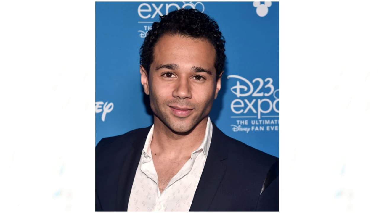 En julio del 2016, se casó con su novia de la juventud: Sasha Clements. En el 2021 Bleu se reunió con Monique Coleman, también estrella de 'High School Musical', para la película navideña 'A Christmas Dance Reunion'.
<br>