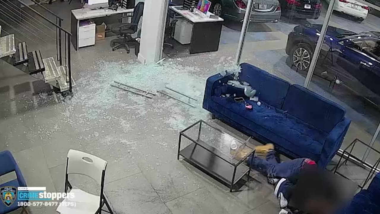 Un padre resulta herido mientras protegía a sus hijos en medio de un tiroteo en El Bronx