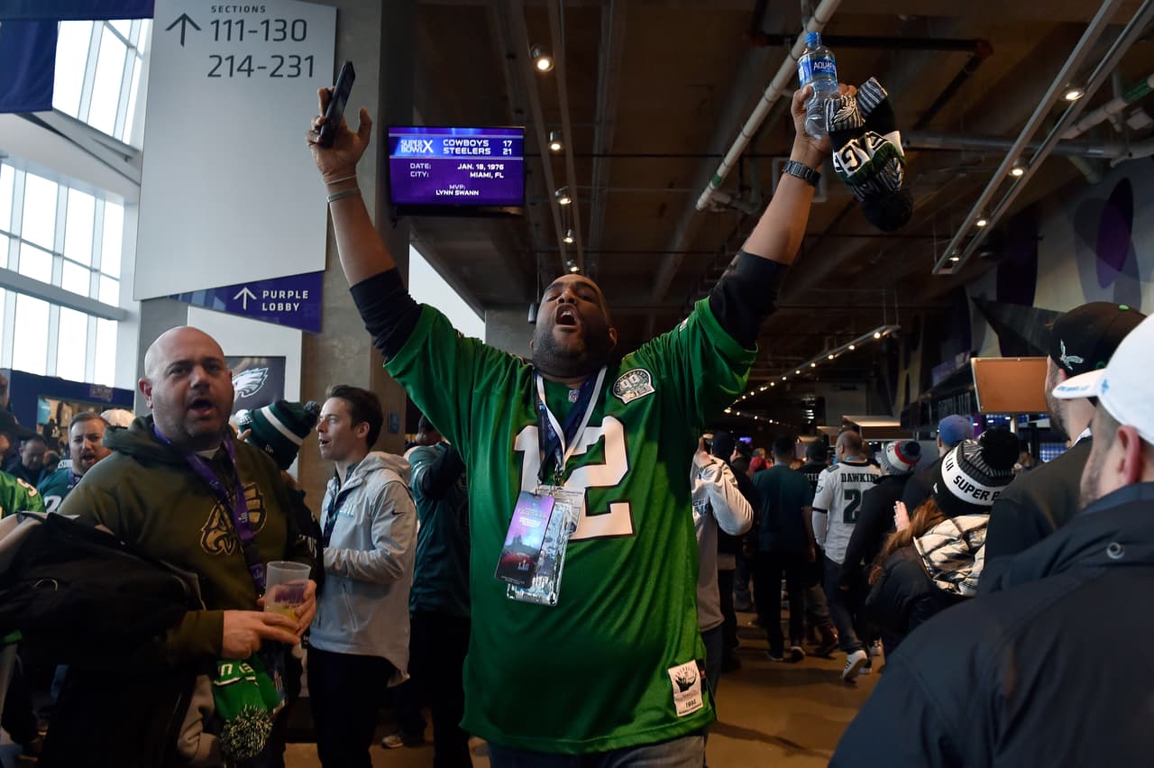 Los fanáticos de Filadelfia generaron desorden público en una ciudad que tiene pocas celebraciones a nivel deportivo y que esperó varias décadas para coronarse en la NFL.