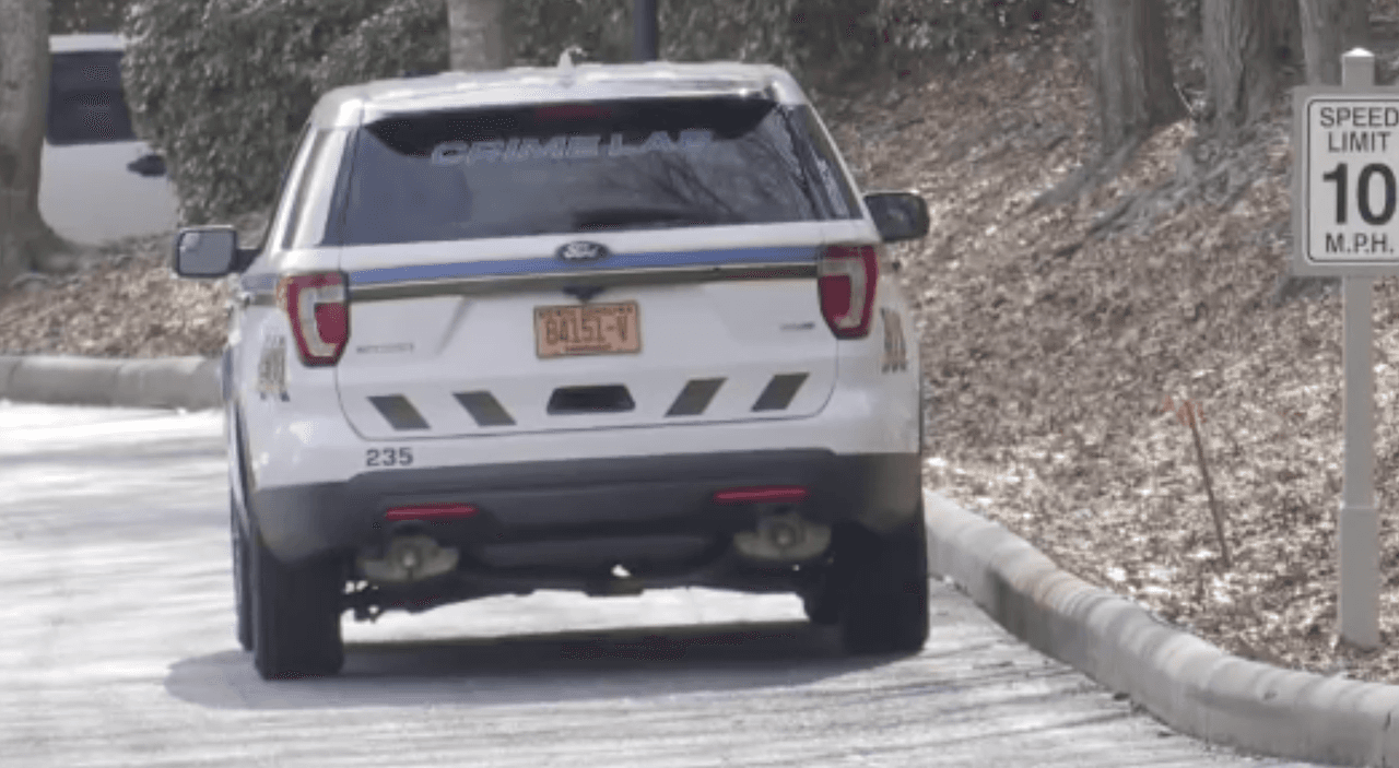 Byron Castillo, de 48 años, fue a realizar un trabajo en una unidad de la residencia Chatham Woods, ubicada en High Point, Carolina del Norte