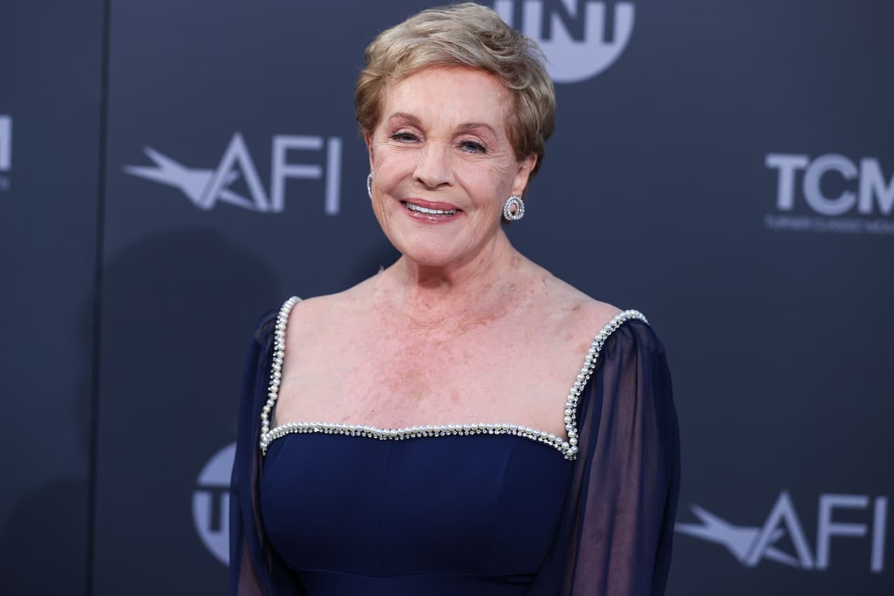 Su rol en la cinta de 1965 le dio una nominación al Oscar, pero fue un año antes en ‘Mary Poppins’ donde ganó como Mejor Actriz, después volvió a ser nominada en 1982 por el musical ‘Víctor-Victoria’.
<br>En junio de 2022 el Instituto de Cinematografía Americano homenajeó la carrera de 86 años de la actriz con el Life Achievement Award en Los Ángeles y ahí se dio una reunión de algunos de los niños de ‘La novicia rebelde’ con Andrews.