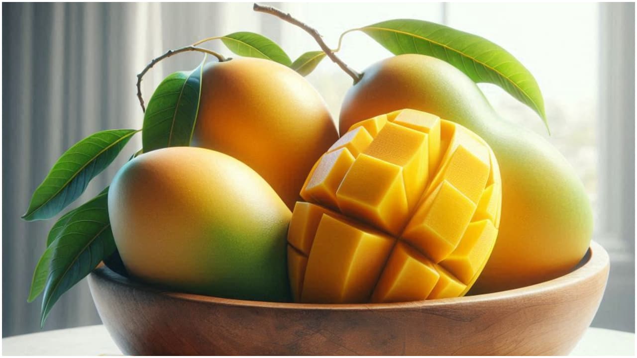 Una técnica para conservar los mangos es que separes los verdes de los que ya están muy maduros.