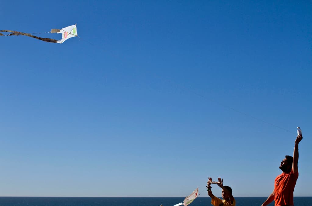 <b>Recepción positiva y críticas:</b> La instalación del Muro de Berlín en Tijuana ha recibido elogios de visitantes que ven paralelismos con el muro estadounidense, mientras que las críticas directas a políticos estadounidenses han sido raras.